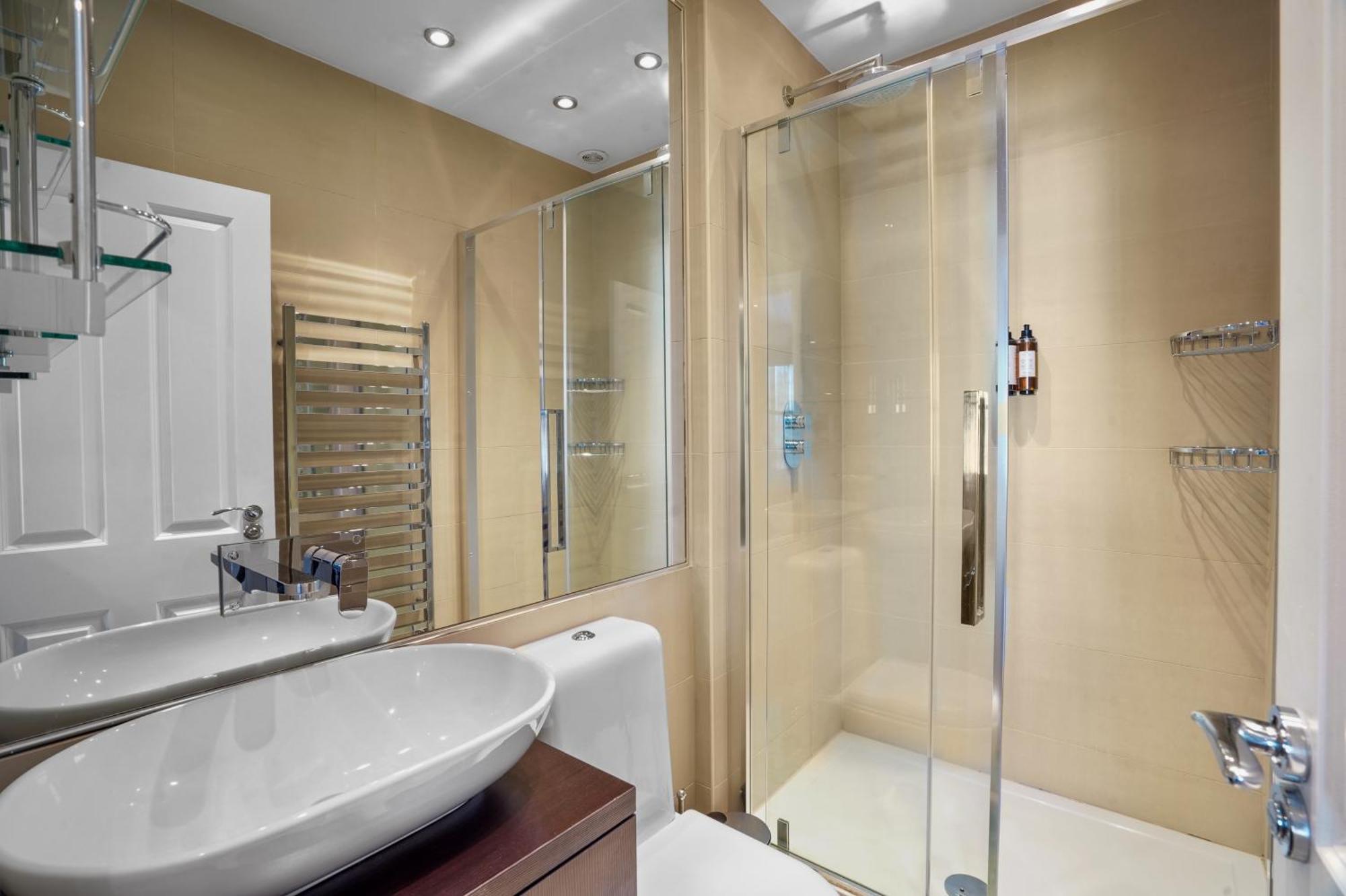 Appartamento Bright & Airy Flat With Stunning Rooftop Views Londra